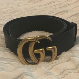 Gucci leather belt with double G Buckle.
